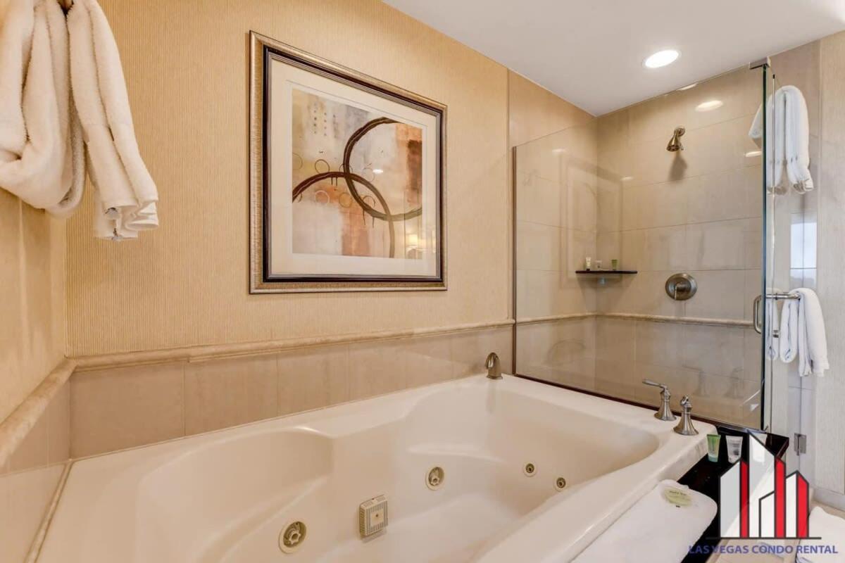 Mgm Signature-28-602 1br 2ba Balcony Jacuzzi Holiday home Las Vegas