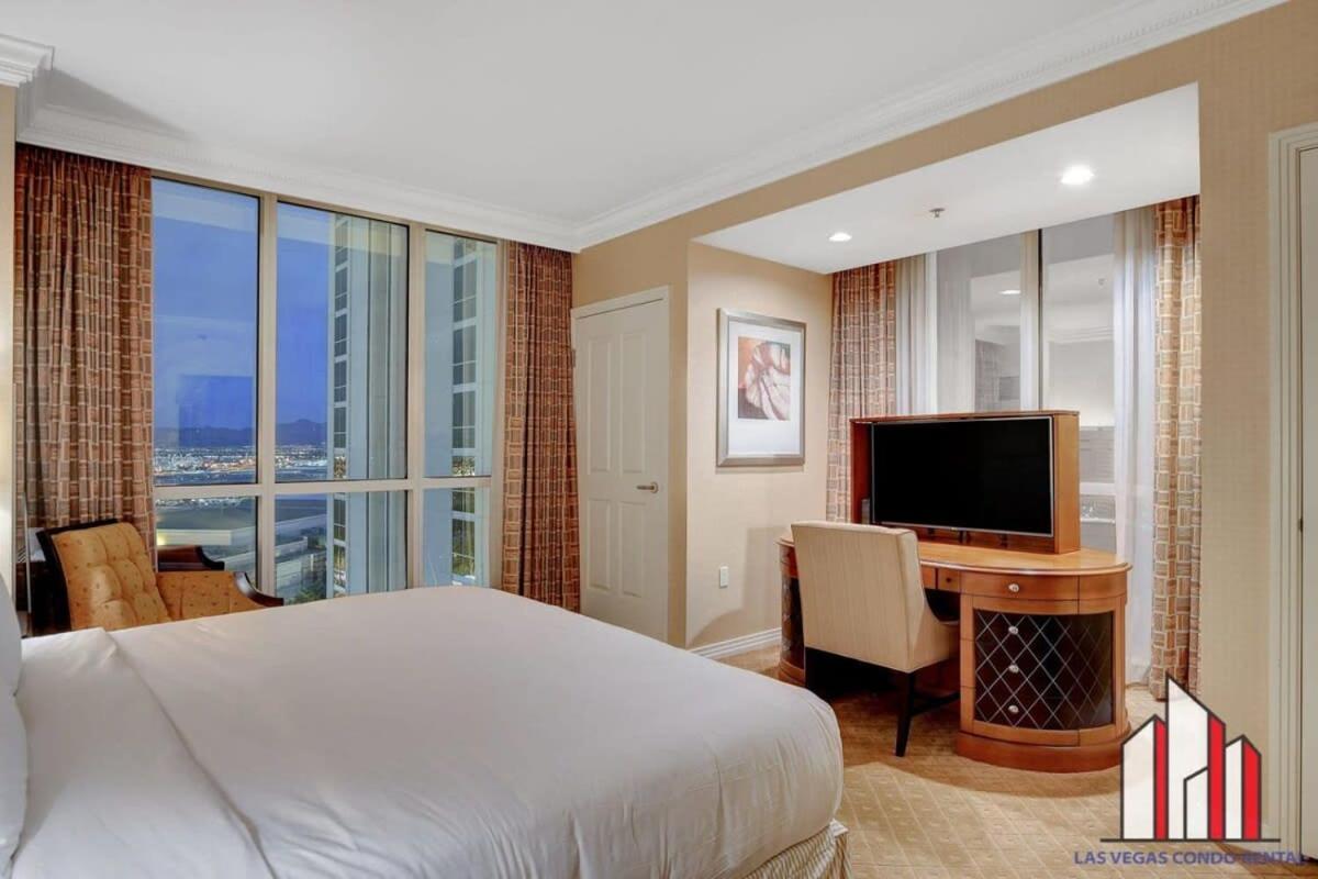 Signature 2br3ba Balcony Combo Units 31-702 And 04 Holiday home