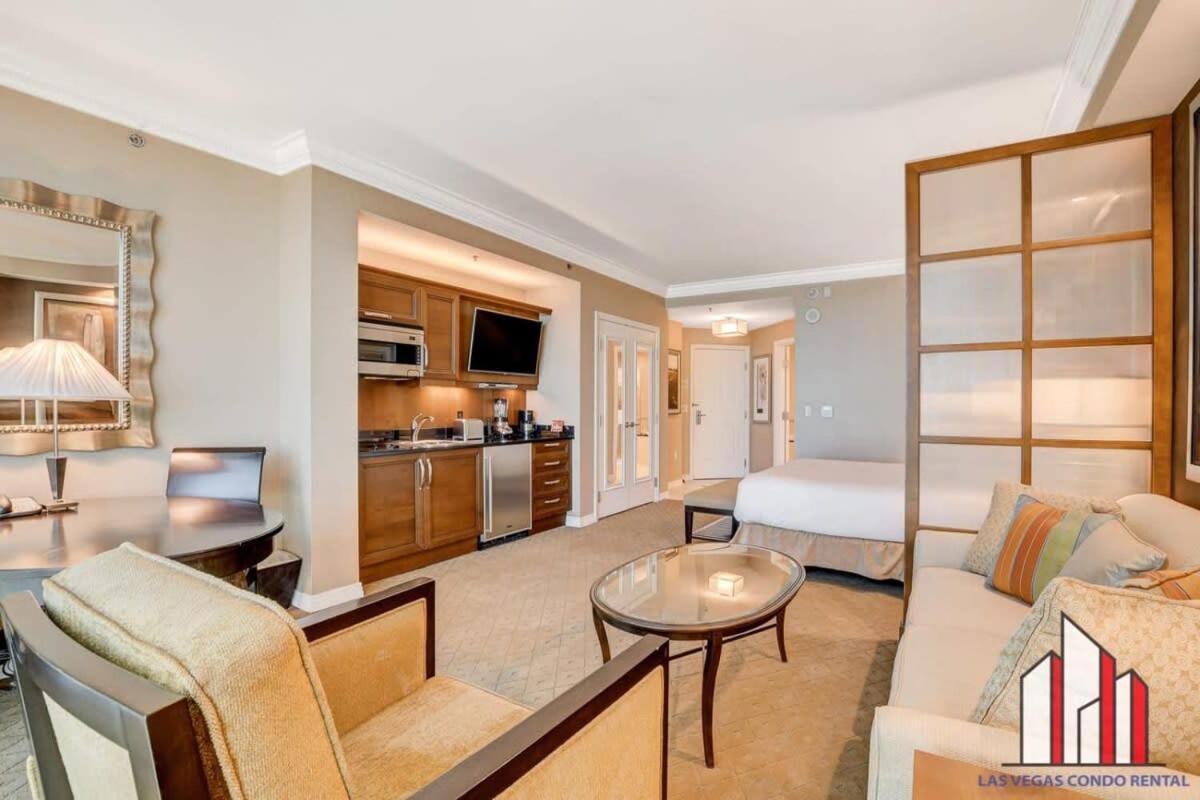 Signature 2br3ba Balcony Combo Units 31-702 And 04 Holiday home