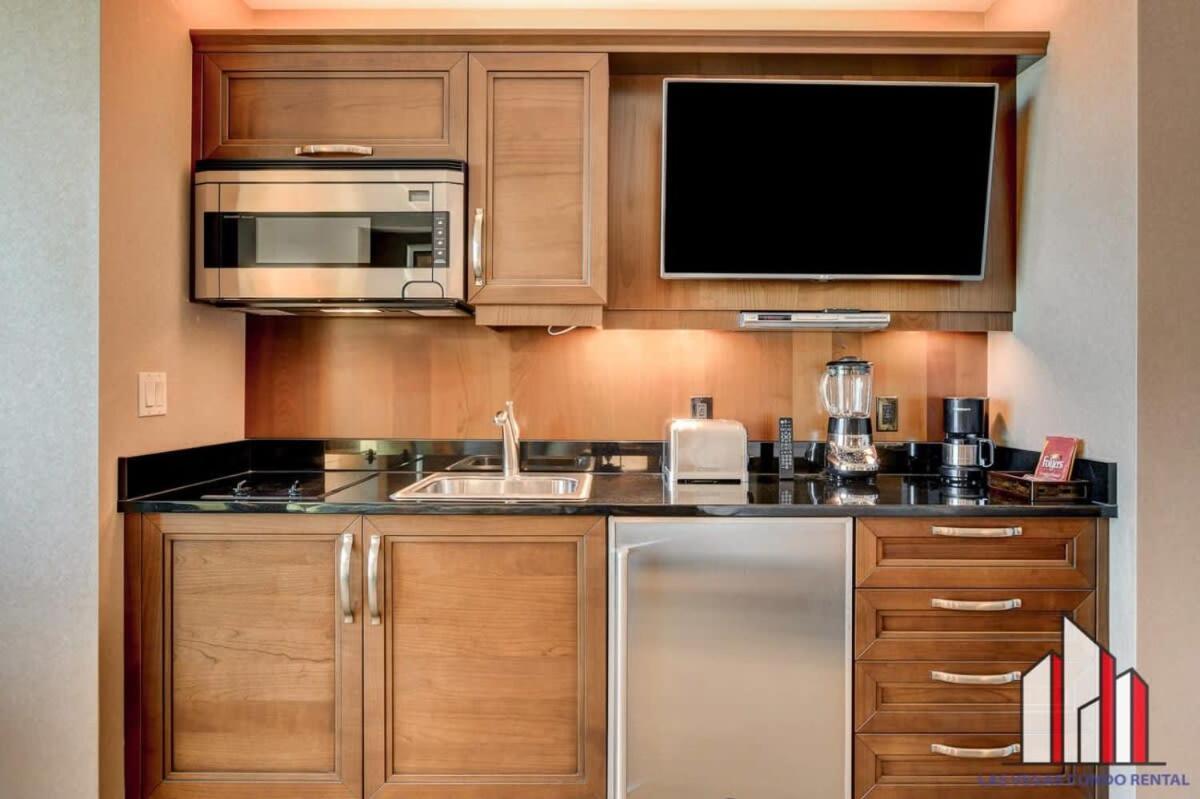 Signature 2br3ba Balcony Combo Units 31-702 And 04 *
