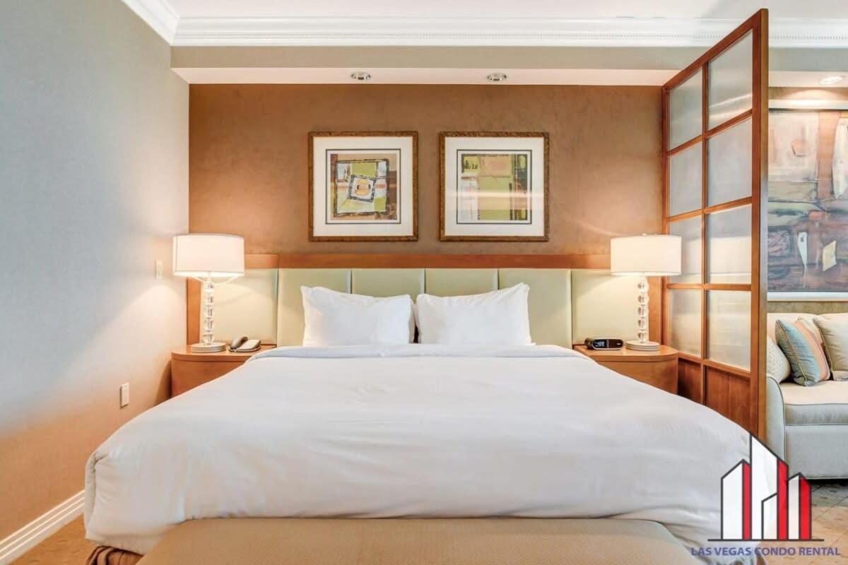 Signature 2br3ba Balcony Combo Units 31-702 And 04 Holiday home Las Vegas