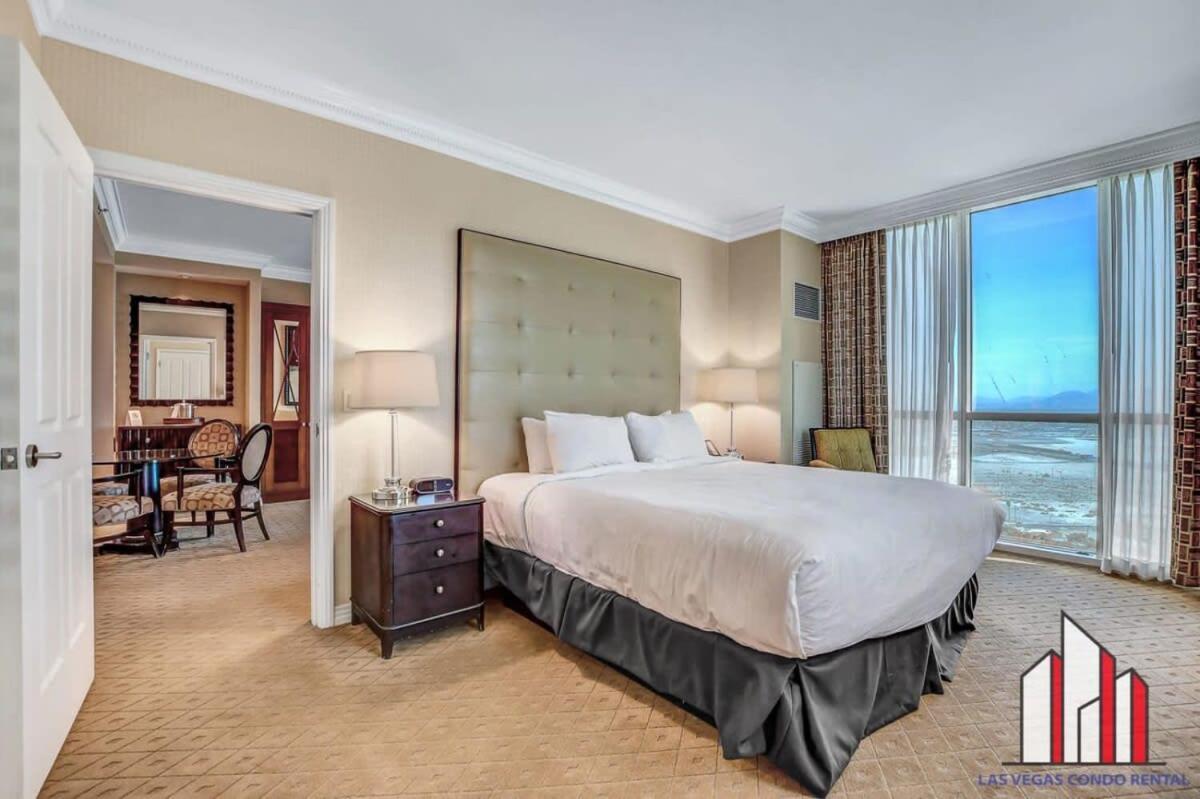 Signature 2br3ba Balcony Combo Units 31-702 And 04