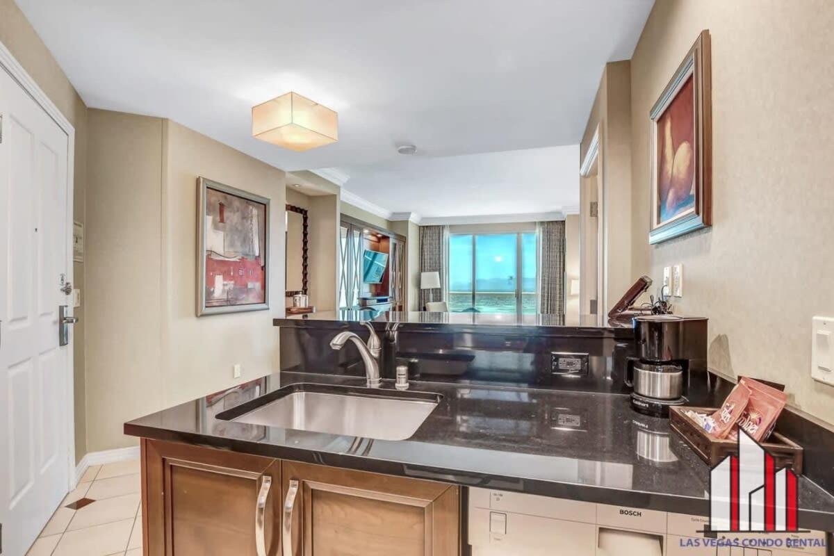 Signature 2br3ba Balcony Combo Units 31-702 And 04