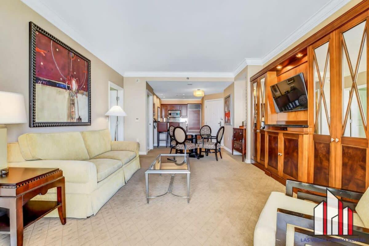 Signature 2br3ba Balcony Combo Units 31-702 And 04 Holiday home Las Vegas