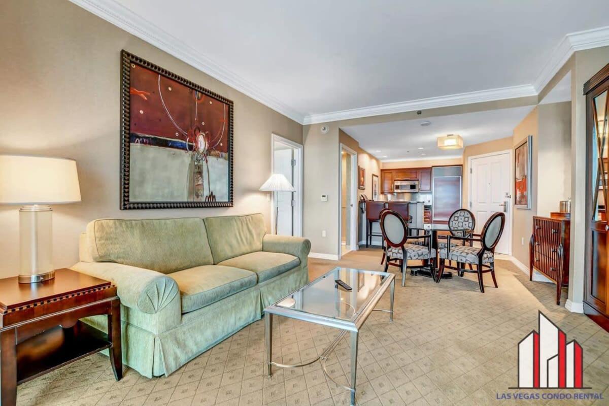 Signature 2br3ba Balcony Combo Units 31-702 And 04 Holiday home Las Vegas