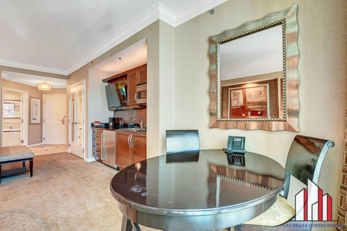 Holiday home Mgm Signature-15-709 &11 Two Adjacent Units