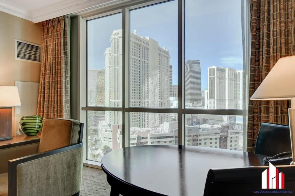 Mgm Signature-15-709 Strip View Jacuzzi