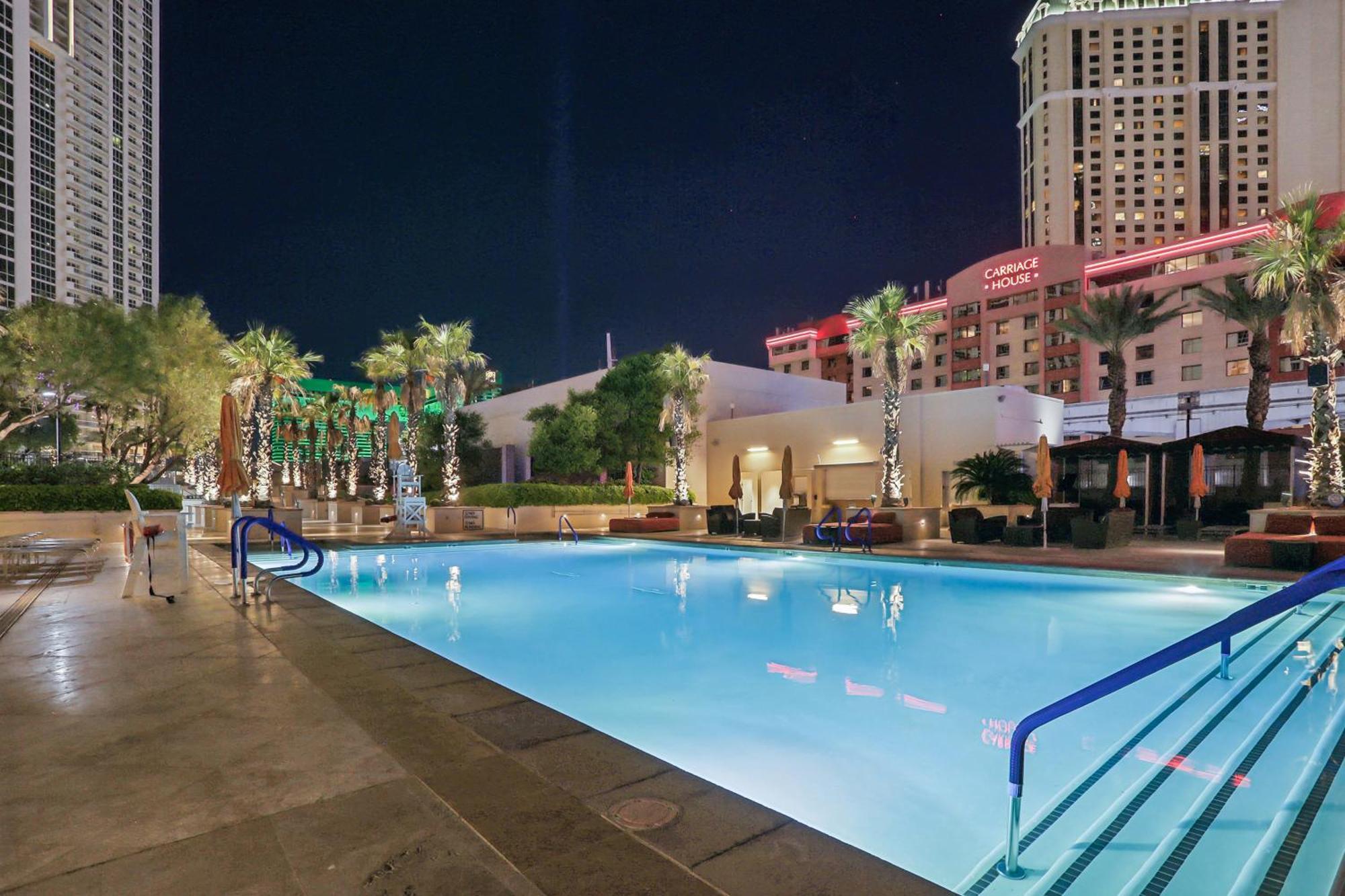 Aparthotel Mgm Signature Deluxe Balcony Strip View