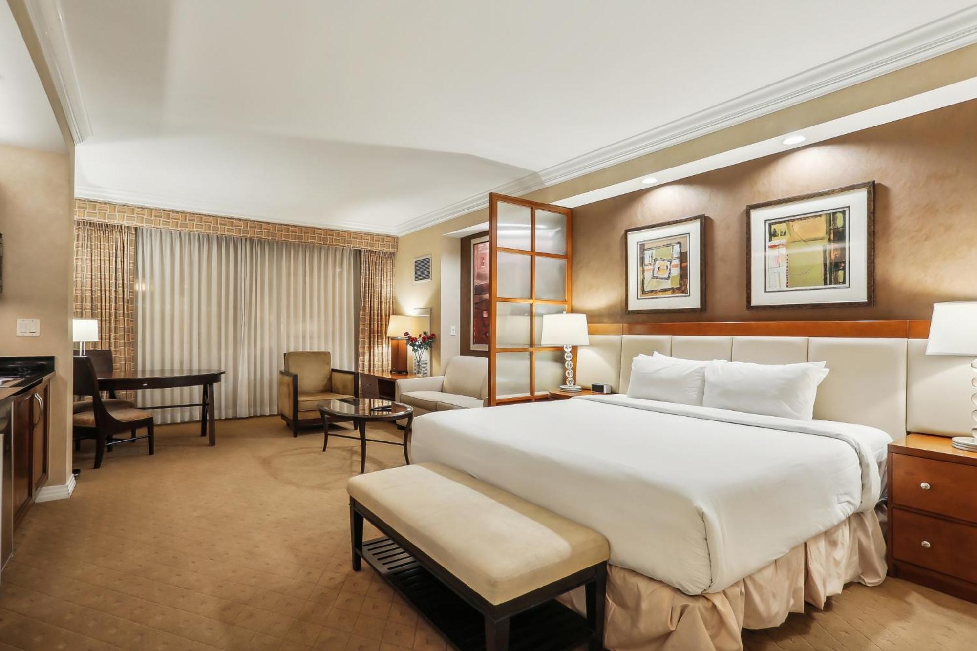 Aparthotel Mgm Signature Deluxe Balcony Strip View *