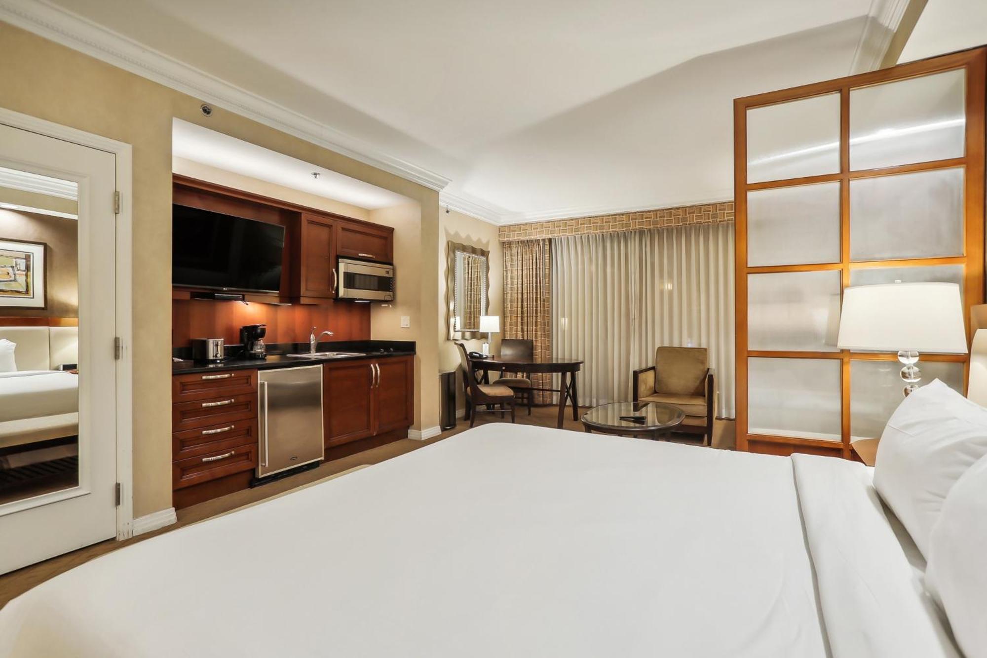 Aparthotel Mgm Signature Deluxe Balcony Strip View Las Vegas