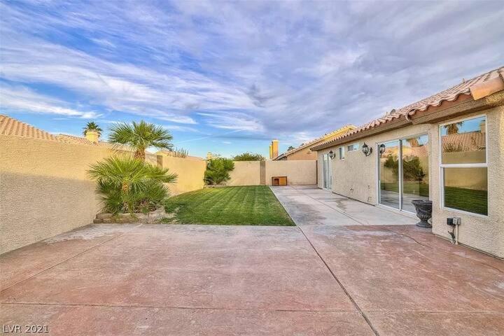 Boho Haus - Three Bedrooms House In Vegas