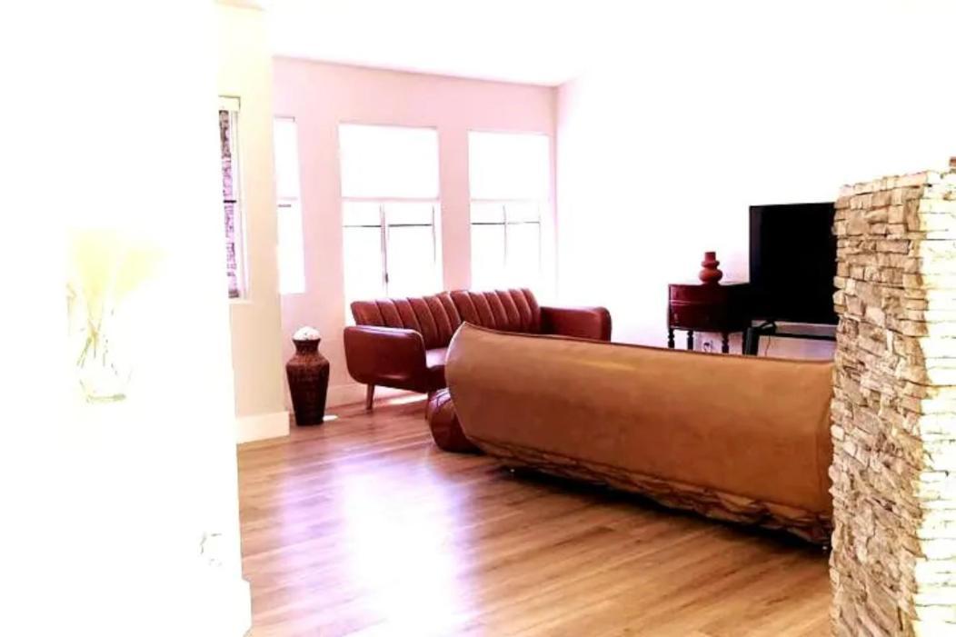 Boho Haus - Three Bedrooms House In Vegas