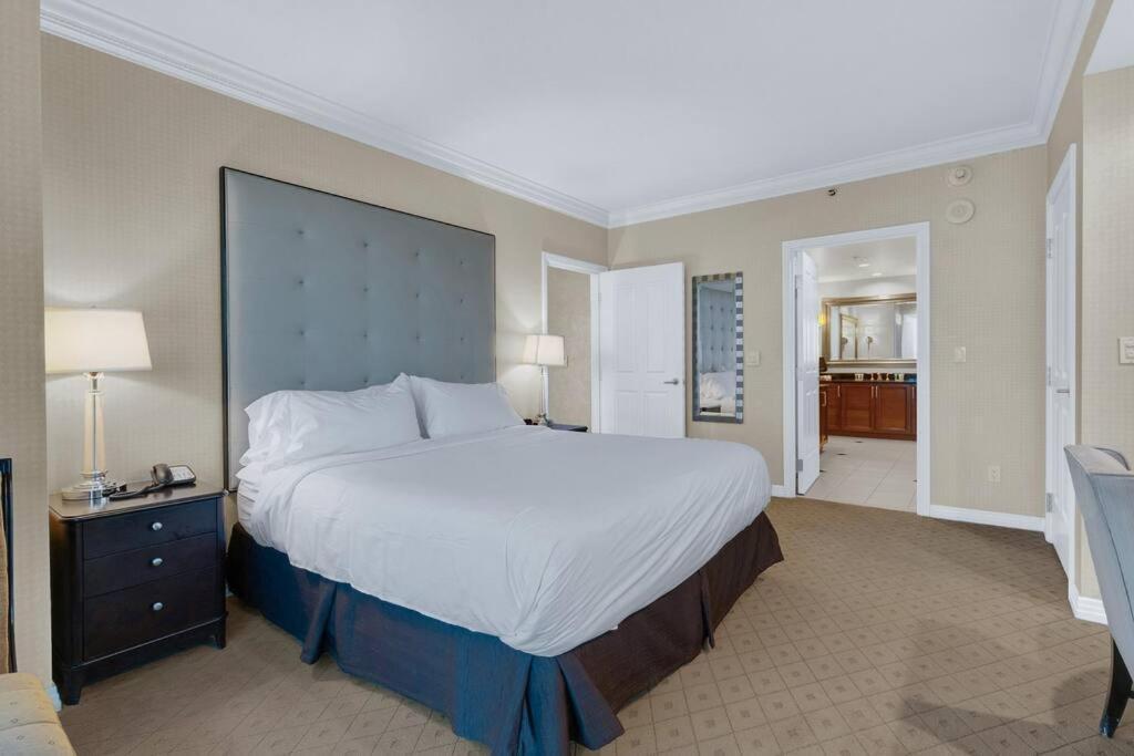 Ultimate Mgm Retreat With Jacuzzi, Pool & Gym! *