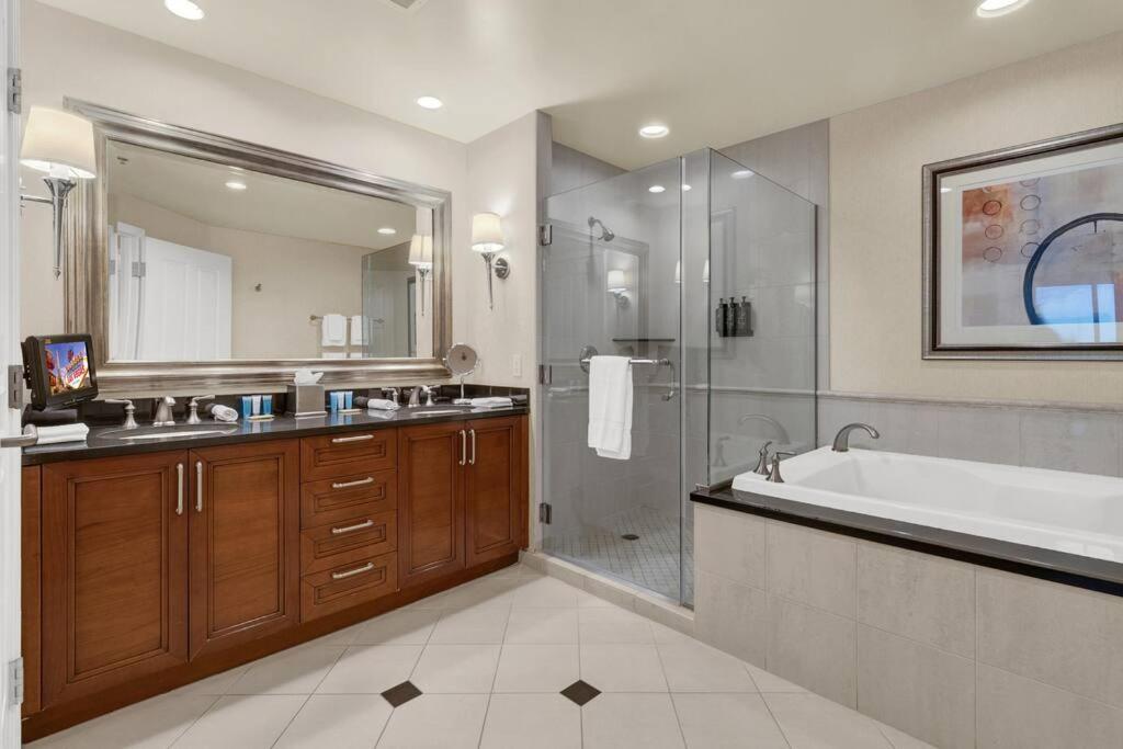Ultimate Mgm Retreat With Jacuzzi, Pool & Gym! Las Vegas