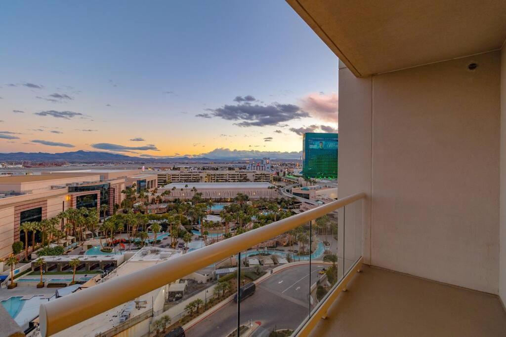 Ultimate Mgm Retreat With Jacuzzi, Pool & Gym! Las Vegas