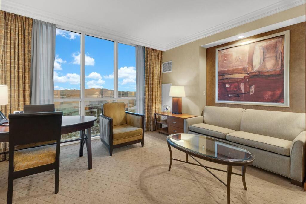 Ultimate Mgm Retreat With Jacuzzi, Pool & Gym! Apartment *