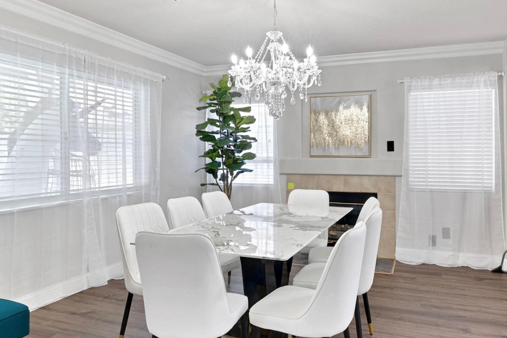 Modern In Vegas Near Strip With Pool And Jacuzzi * Las Vegas