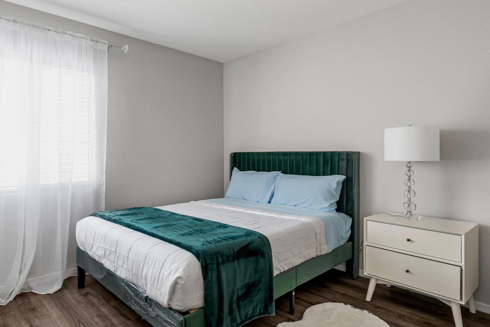 Modern In Vegas Near Strip With Pool And Jacuzzi Holiday home Las Vegas