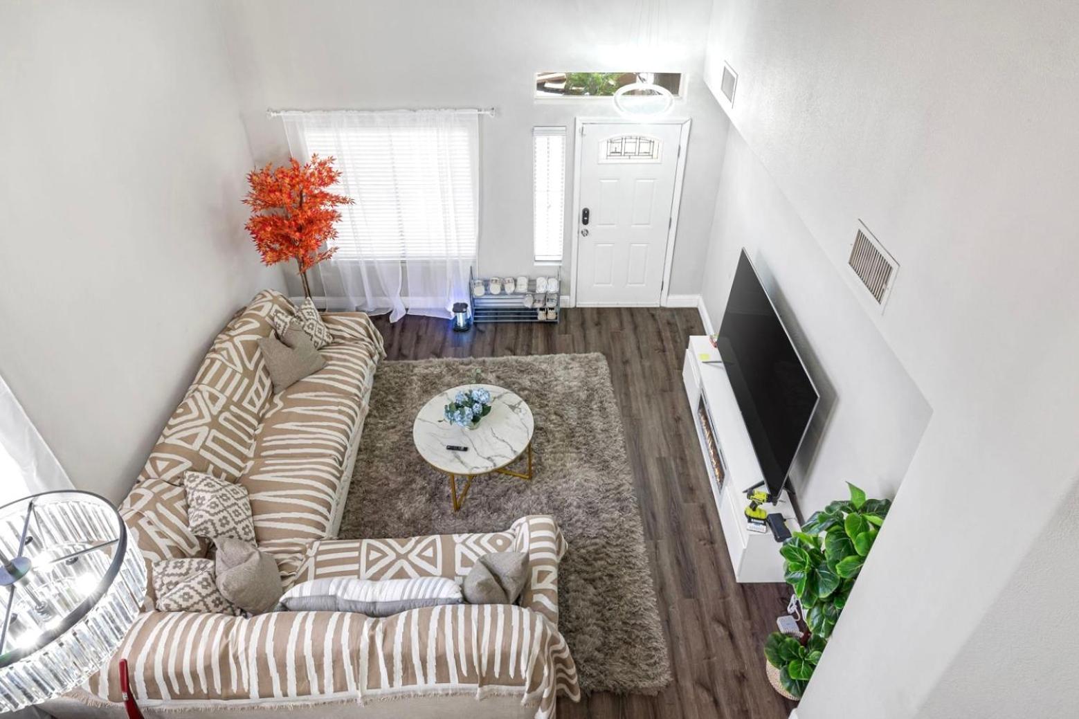 Modern In Vegas Near Strip With Pool And Jacuzzi Holiday home Las Vegas