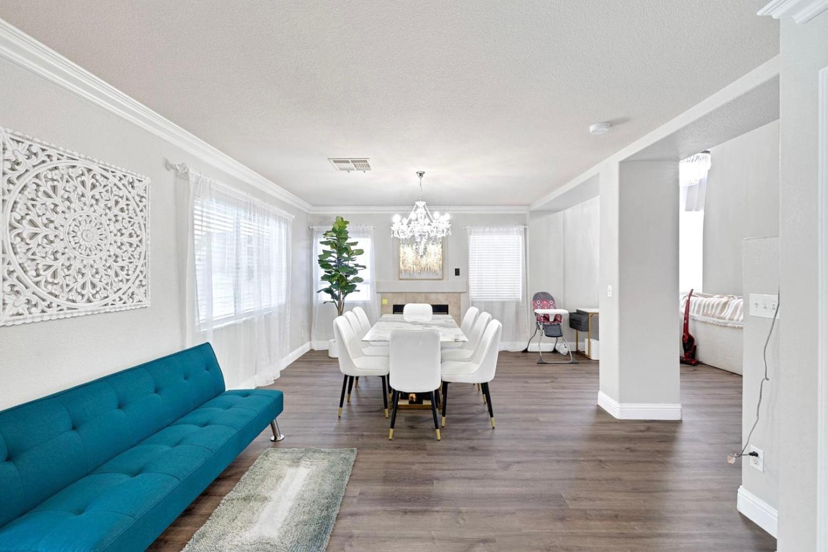 Modern In Vegas Near Strip With Pool And Jacuzzi *