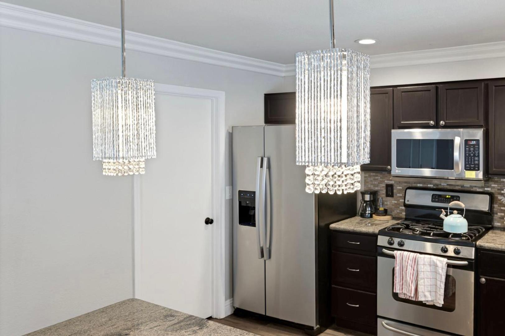 Modern In Vegas Near Strip With Pool And Jacuzzi