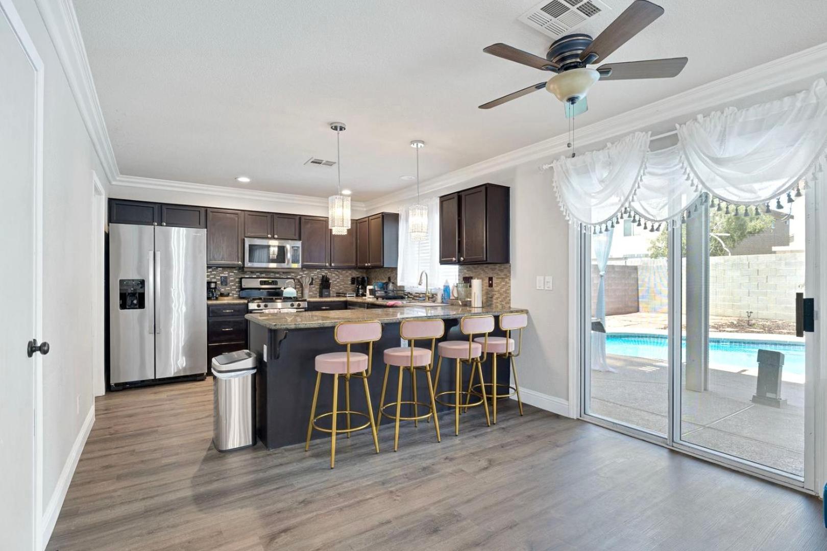 Holiday home Modern In Vegas Near Strip With Pool And Jacuzzi *