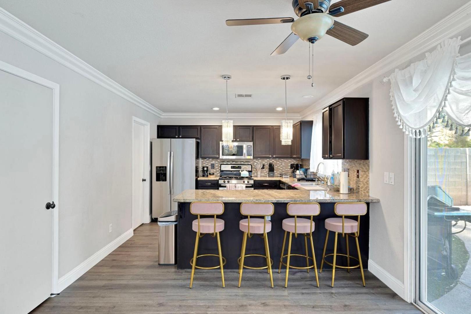 Holiday home Modern In Vegas Near Strip With Pool And Jacuzzi
