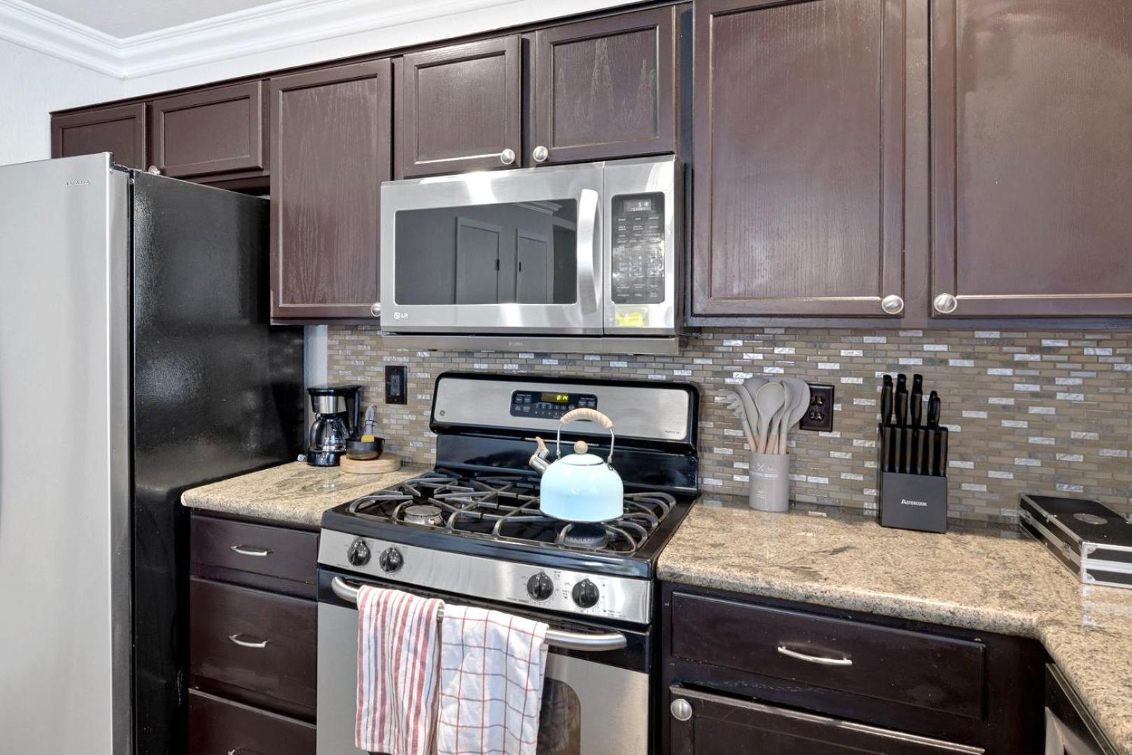 Modern In Vegas Near Strip With Pool And Jacuzzi Las Vegas
