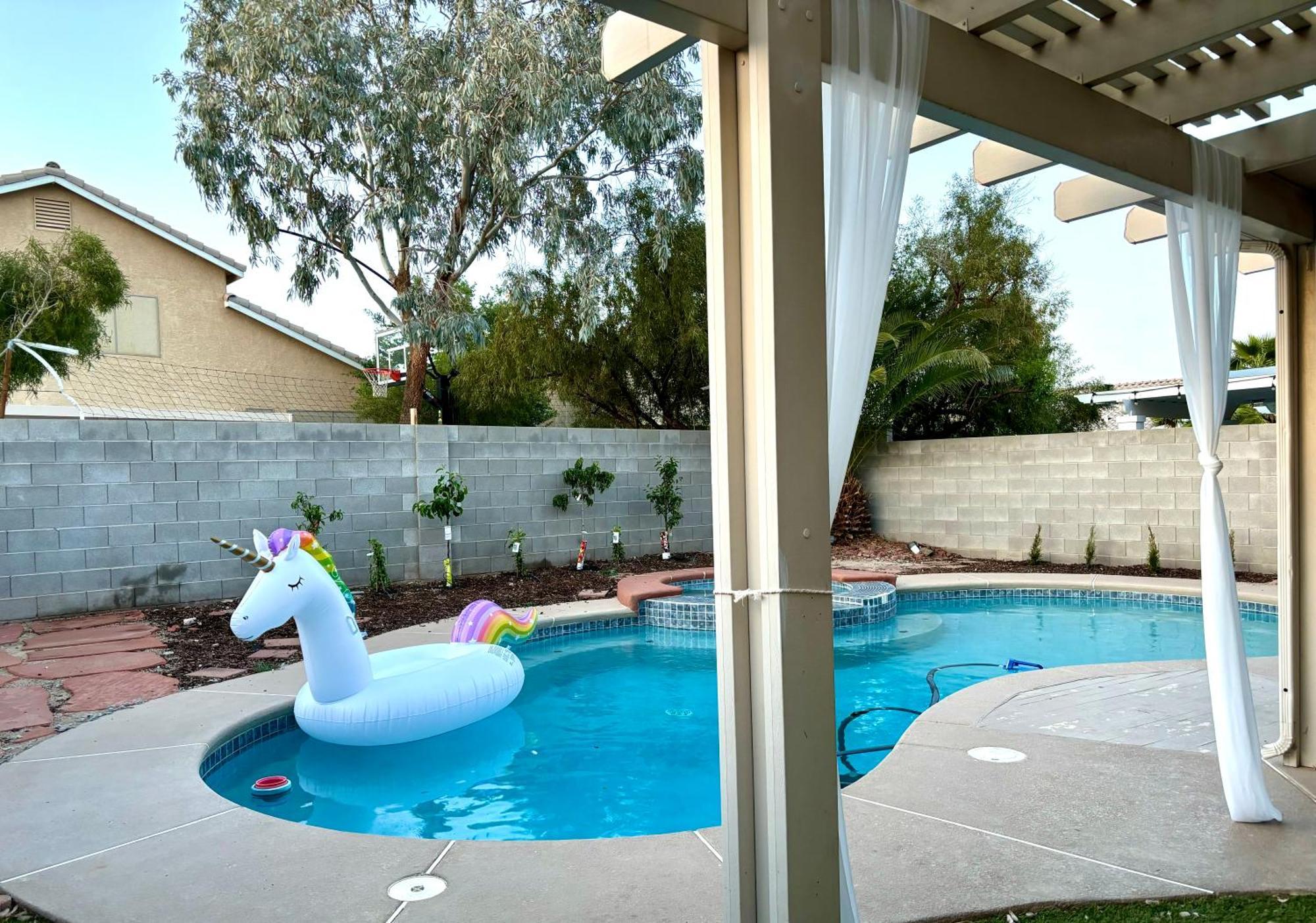 Modern In Vegas Near Strip With Pool And Jacuzzi Las Vegas