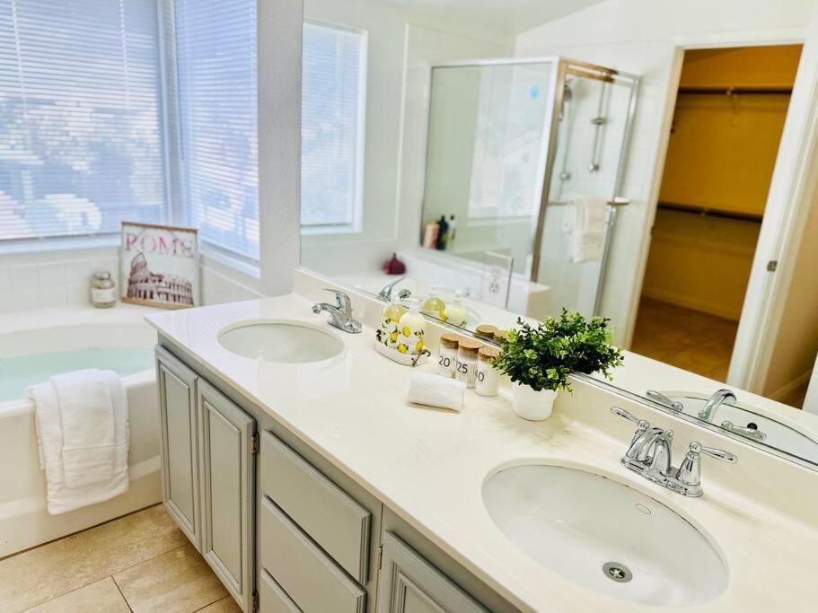 Lv 7bed 5bd 3ba Gem *