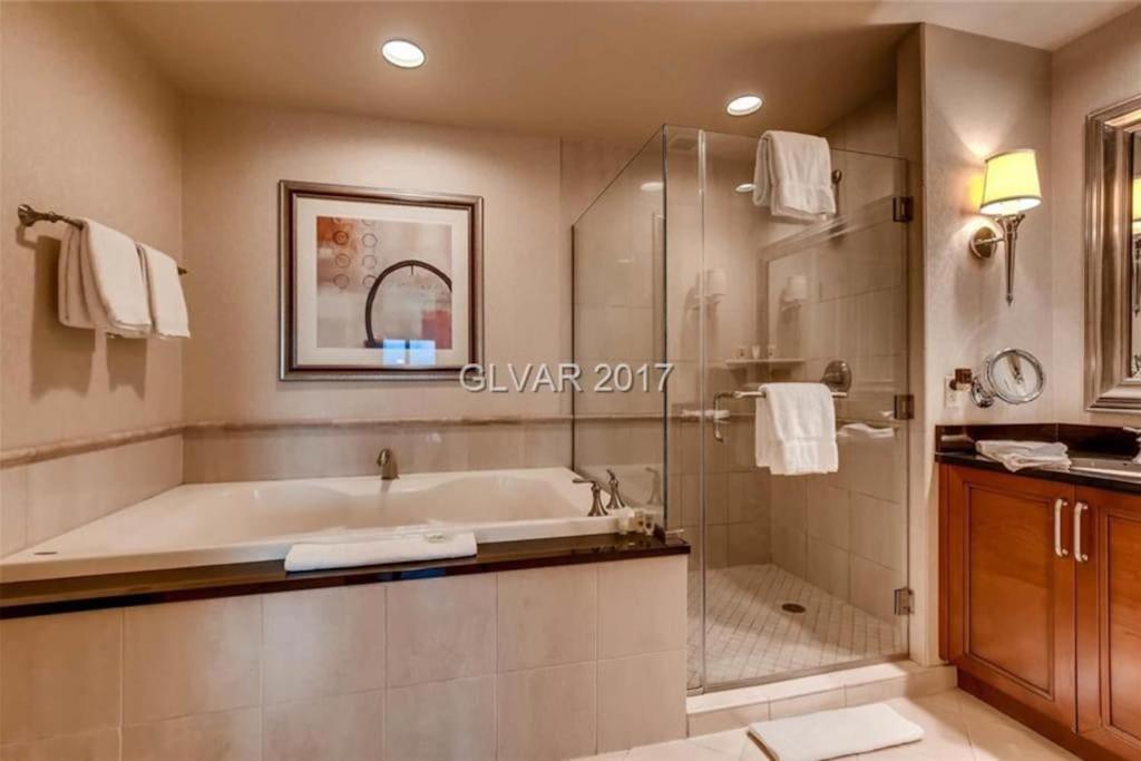 Mgm Signature Ph 30th Floor Deluxe Strip Facing With Balcony Aparthotel