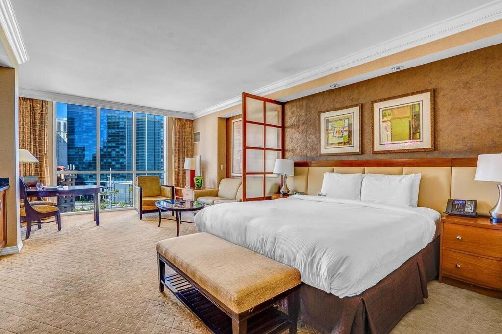 8th Flr Mgm Signature Studio, Strip View, No Fee Apartment *