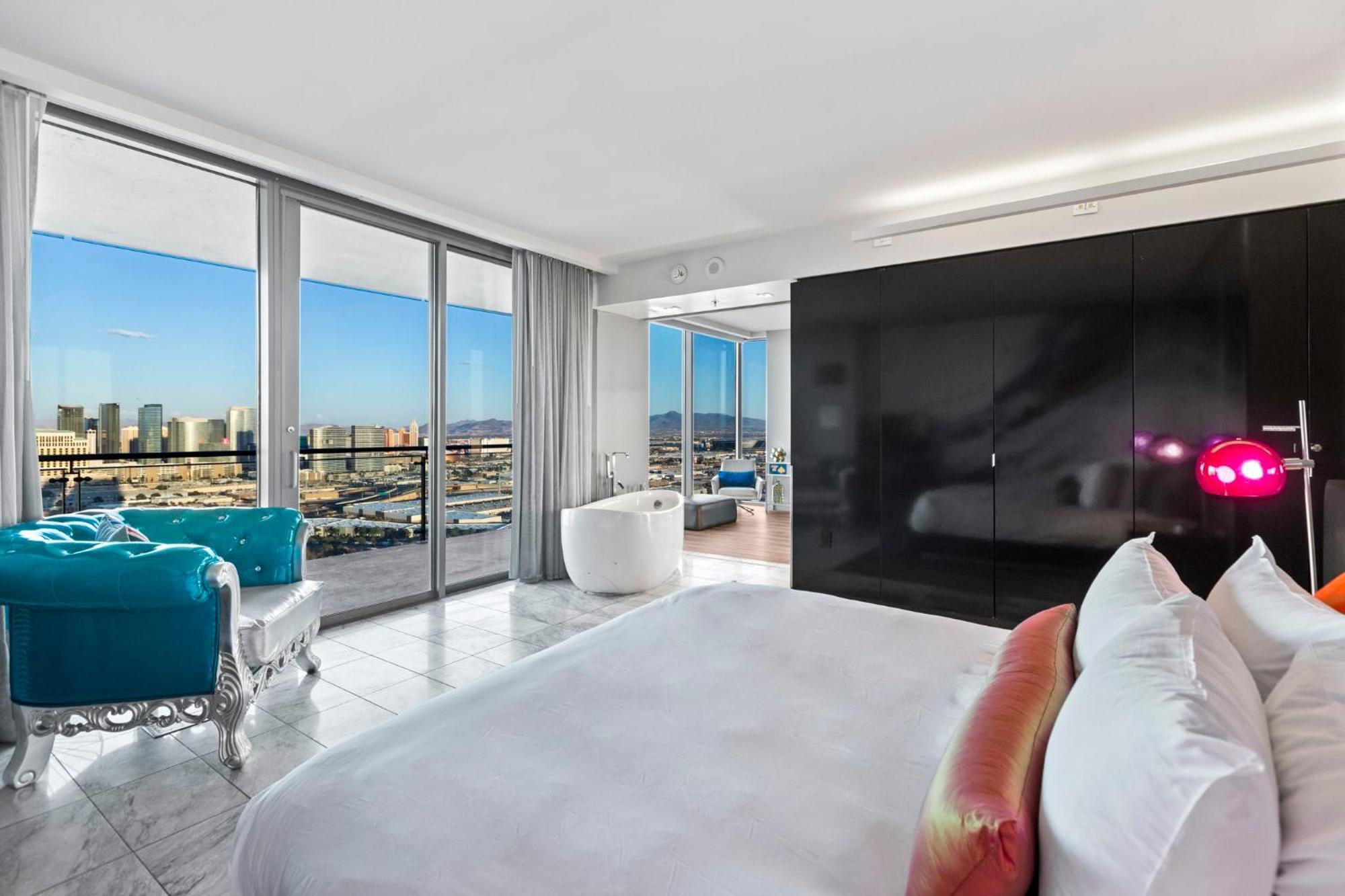 Palms Place, Strip View, 33rd Floor, 1 Bedroom Apartment