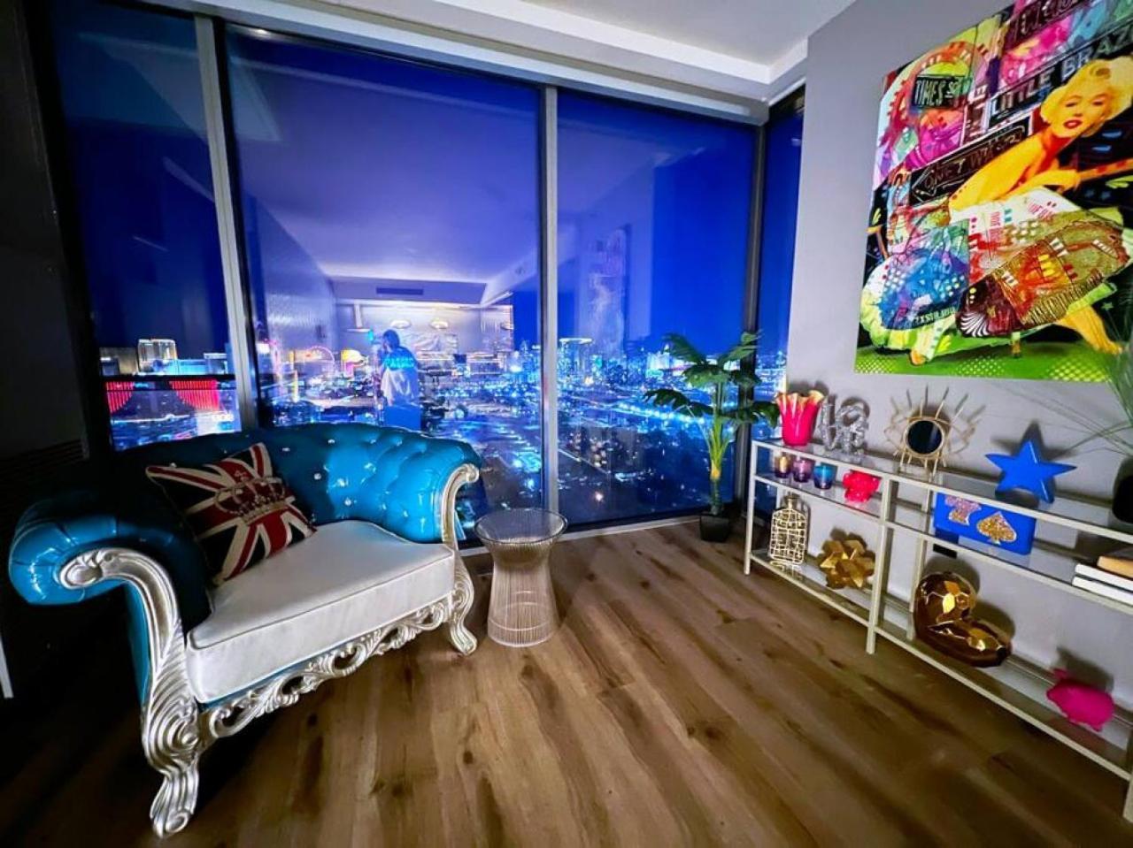 Apartment Palms Place, Strip View, 33rd Floor, 1 Bedroom *