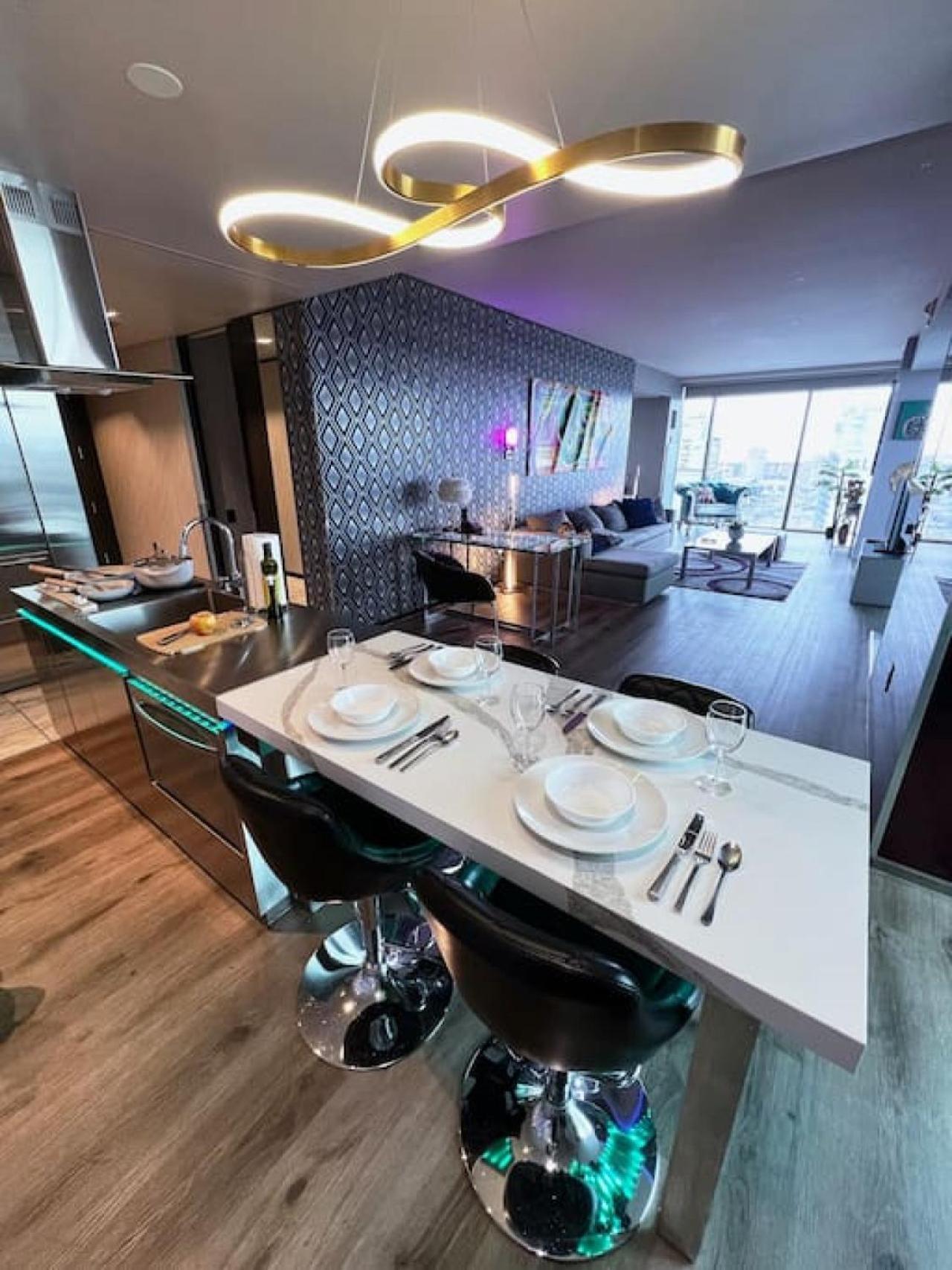 Palms Place, Strip View, 33rd Floor, 1 Bedroom *