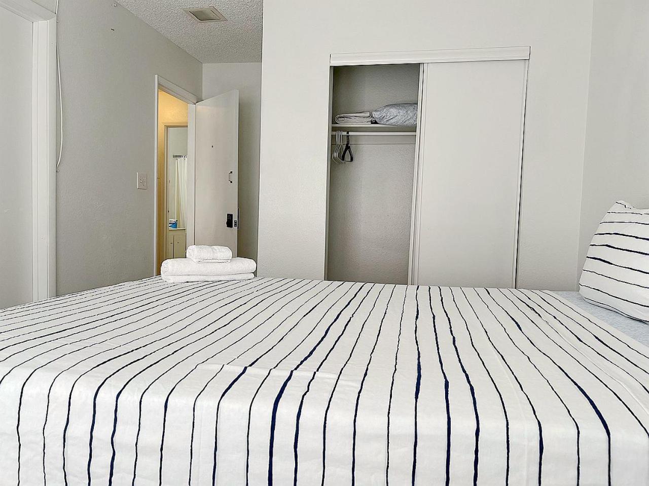 Homestay Super 1 Bedroom, Share Bathroom, Kitchen -1 *