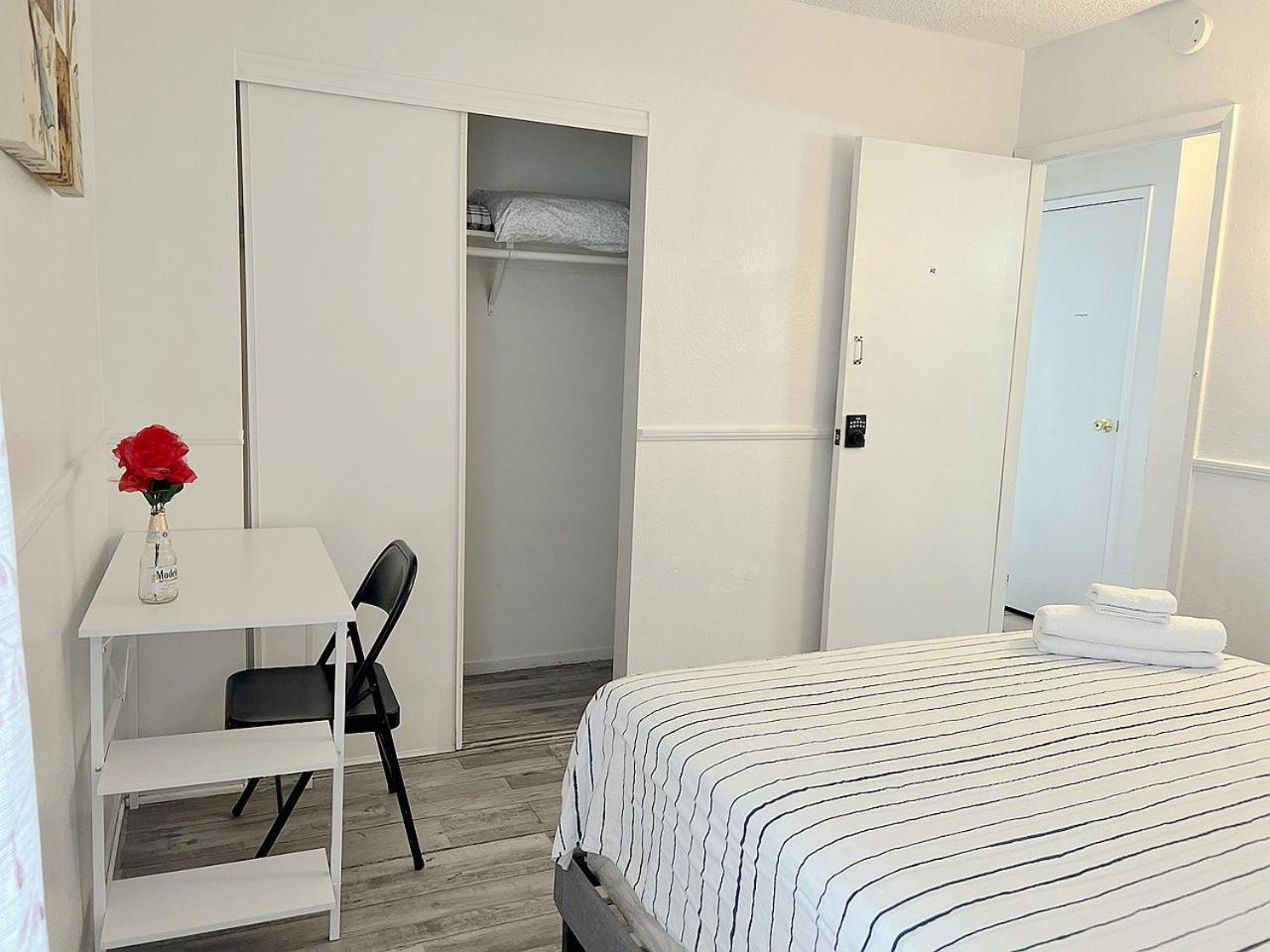Homestay Super 1 Bedroom, Share Bathroom, Kitchen -2 *