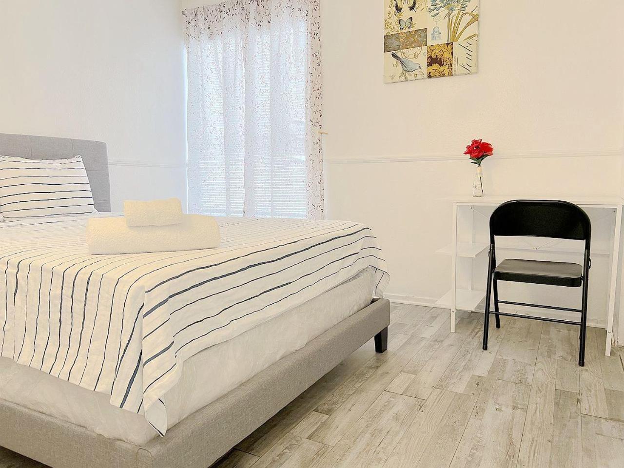 Super 1 Bedroom, Share Bathroom, Kitchen -2 Homestay