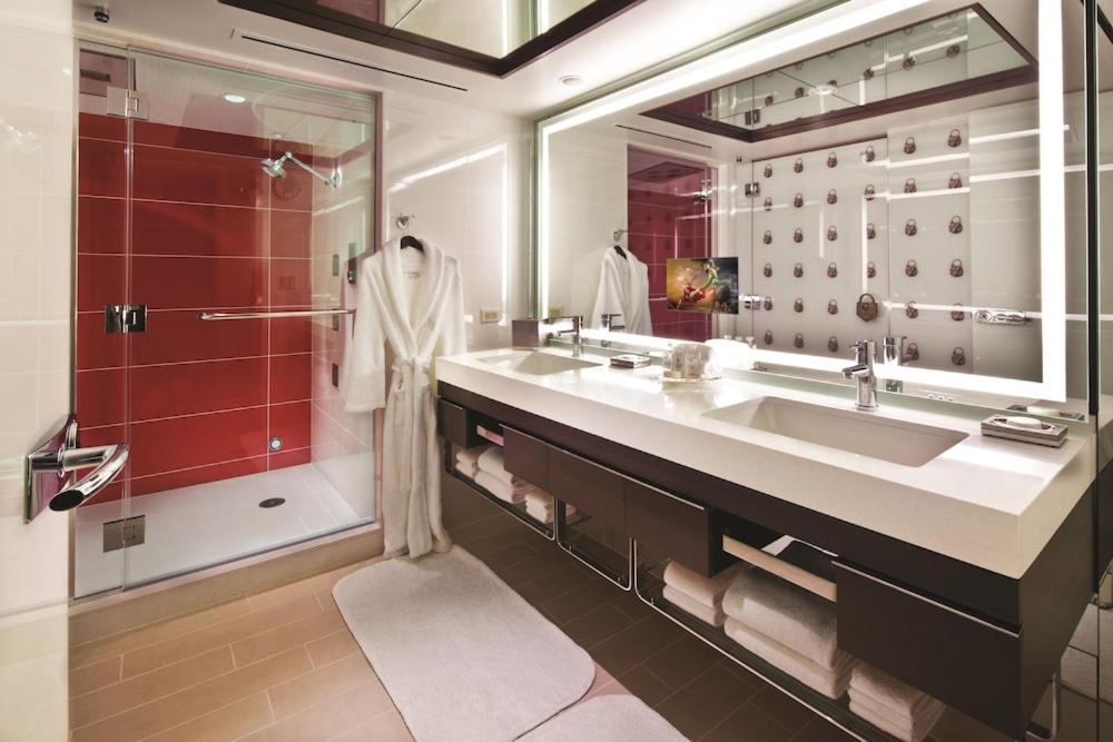 Mgm Grand & Casino By Suiteness Hotel 4*