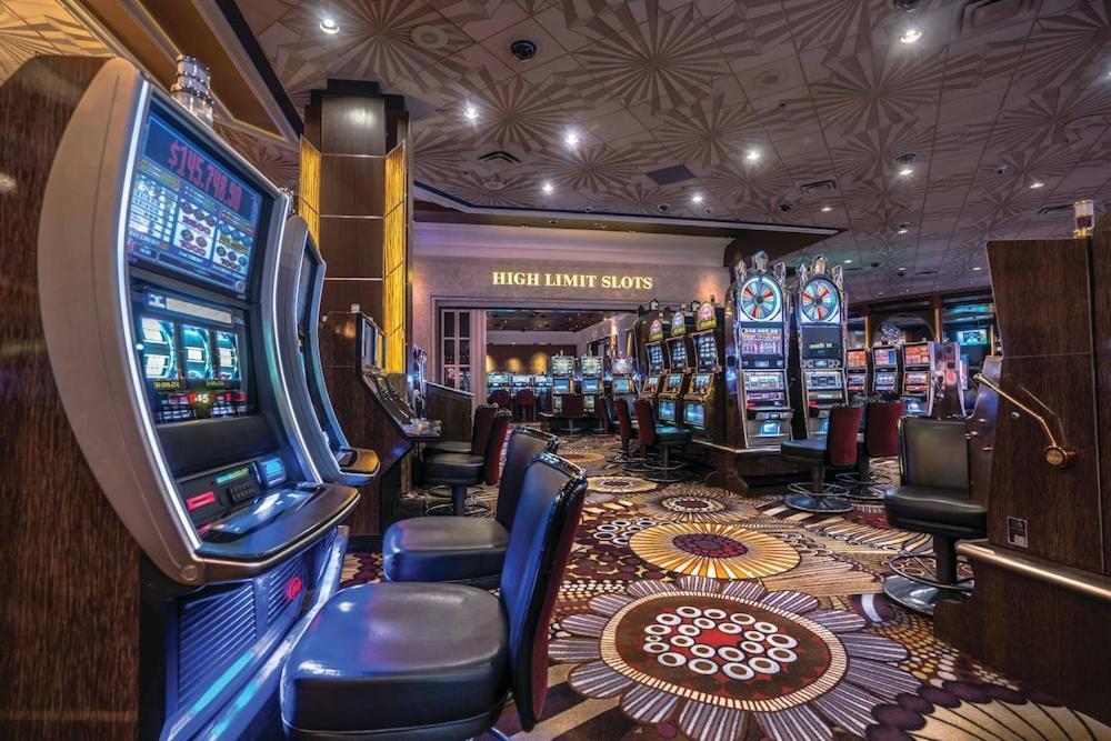 Mgm Grand & Casino By Suiteness Hotel 4*