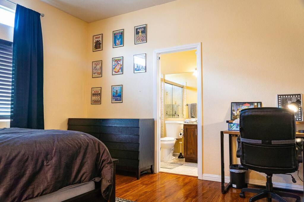 Spacious Classic Vegas 15 Mins From Strip Holiday home Las Vegas