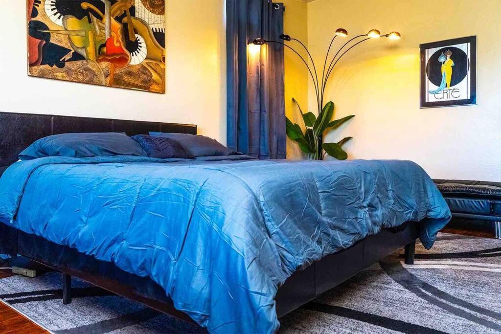 Spacious Classic Vegas 15 Mins From Strip
