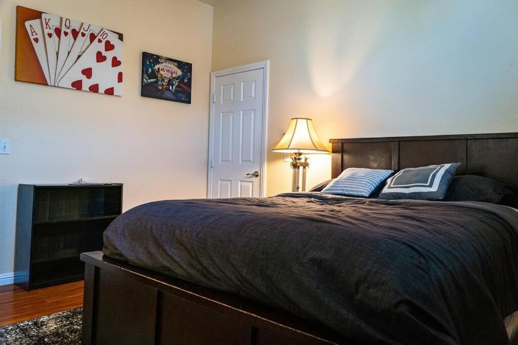 Spacious Classic Vegas 15 Mins From Strip Holiday home