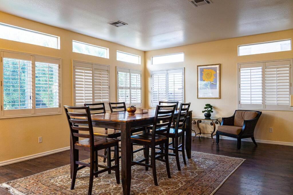 Spacious Classic Vegas 15 Mins From Strip Holiday home