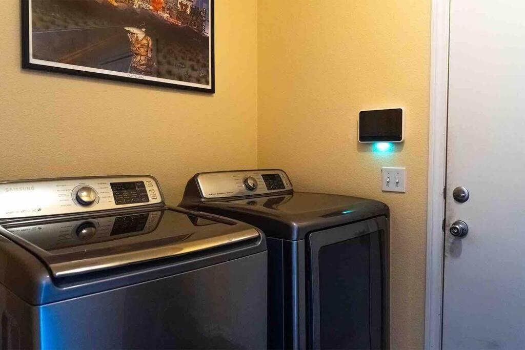 Holiday home Spacious Classic Vegas 15 Mins From Strip
