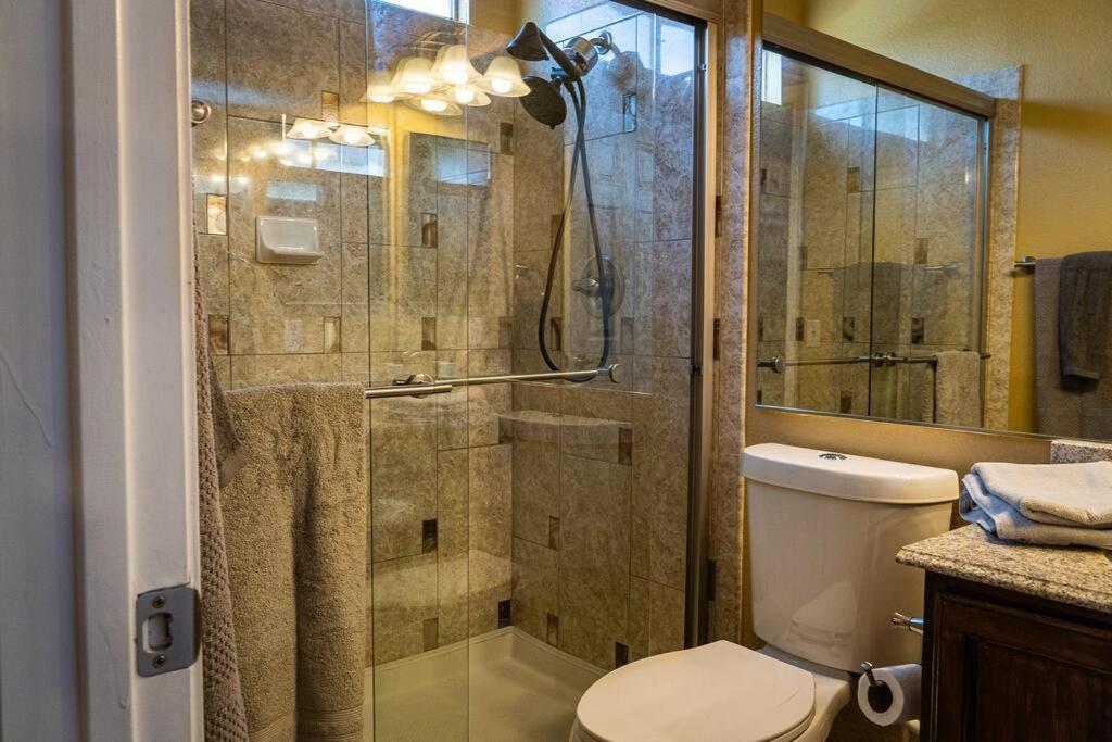 Spacious Classic Vegas 15 Mins From Strip Holiday home *