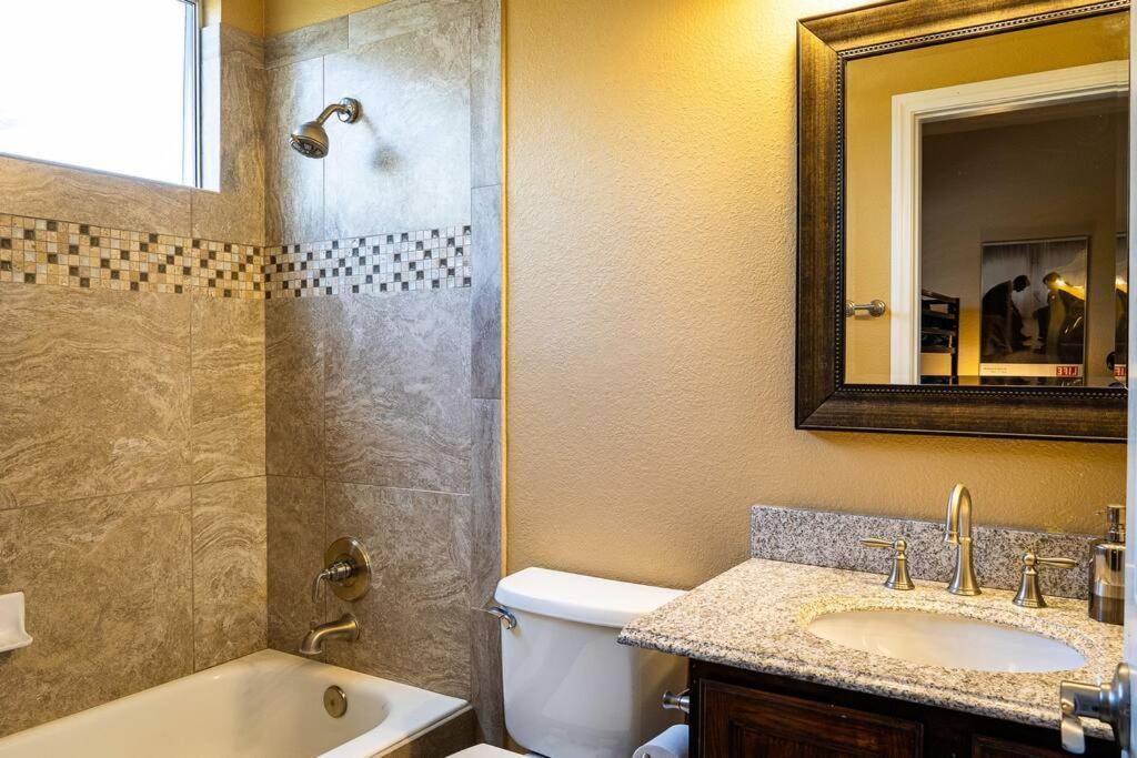Spacious Classic Vegas 15 Mins From Strip Las Vegas