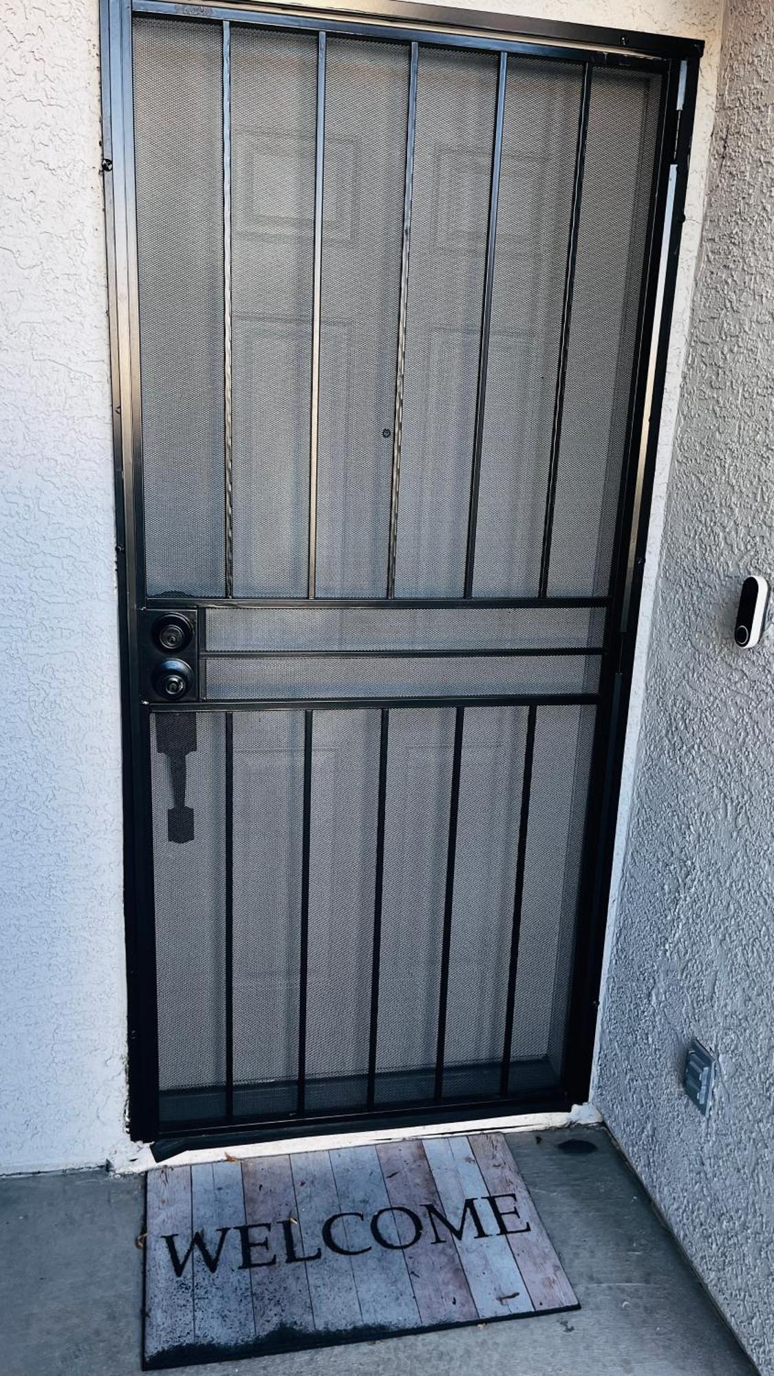 Vintage Whit 3 Bedroom And Billard Table Holiday home Las Vegas