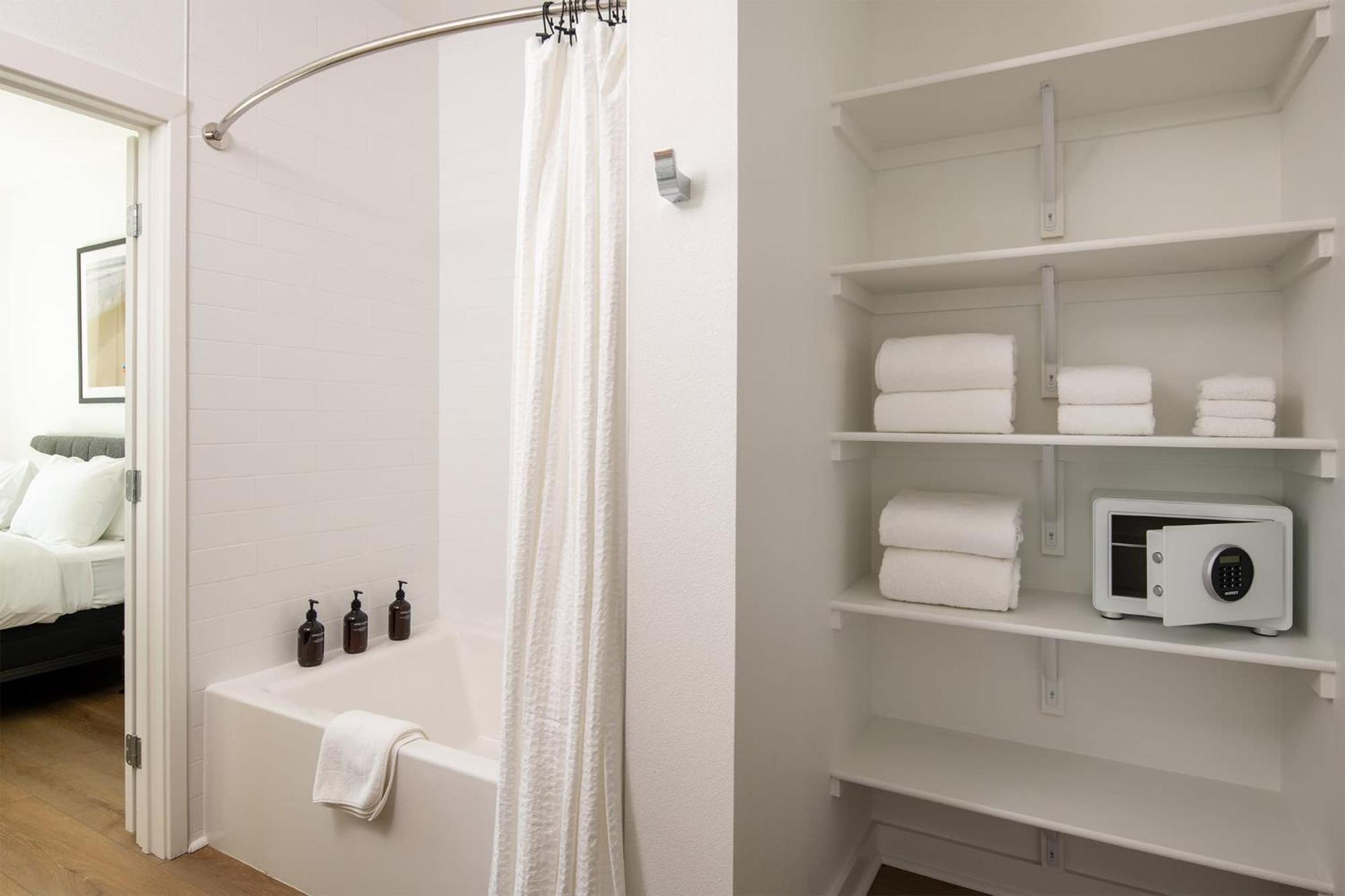 Executive 1 Bedroom Ariva Apartment