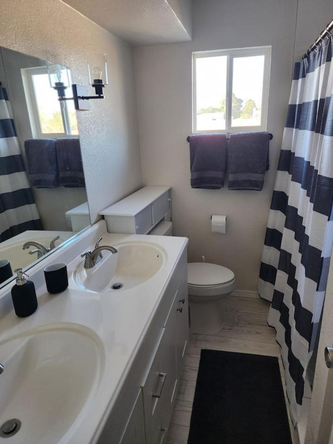 Mid-century Rural Ranch House Minutes To The Strip * Las Vegas